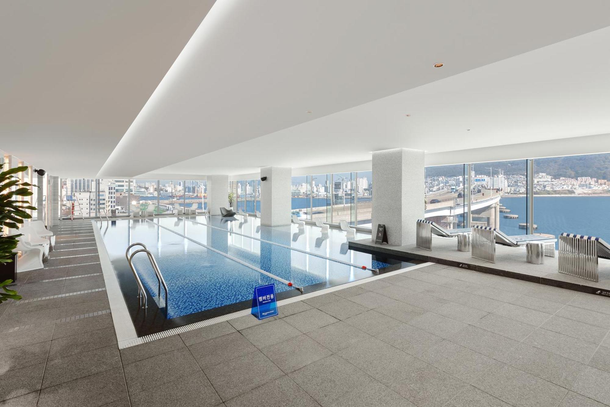 Wyndham Grand Busan Exterior photo